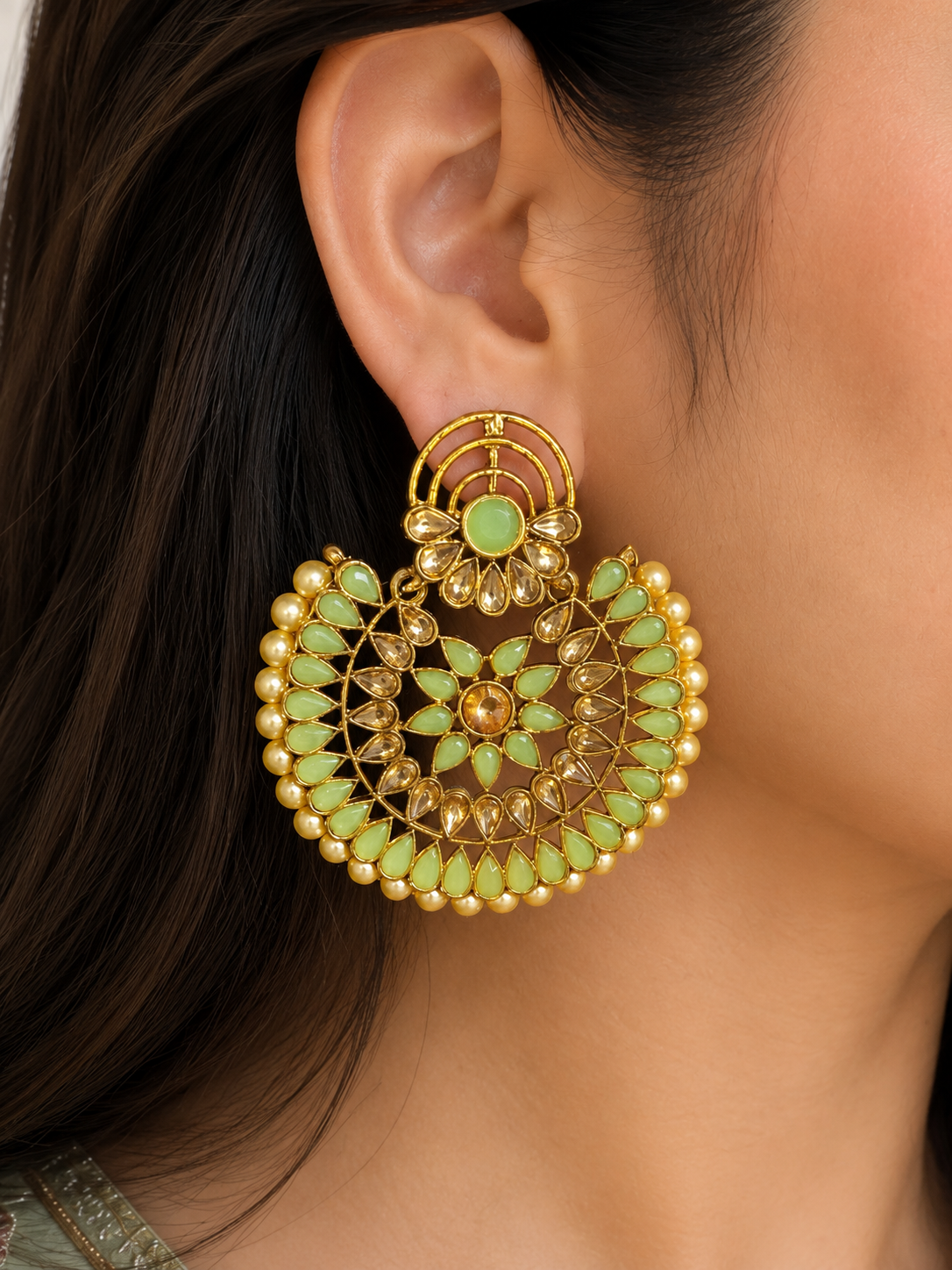 Traditional touch with a royal look 💚💛